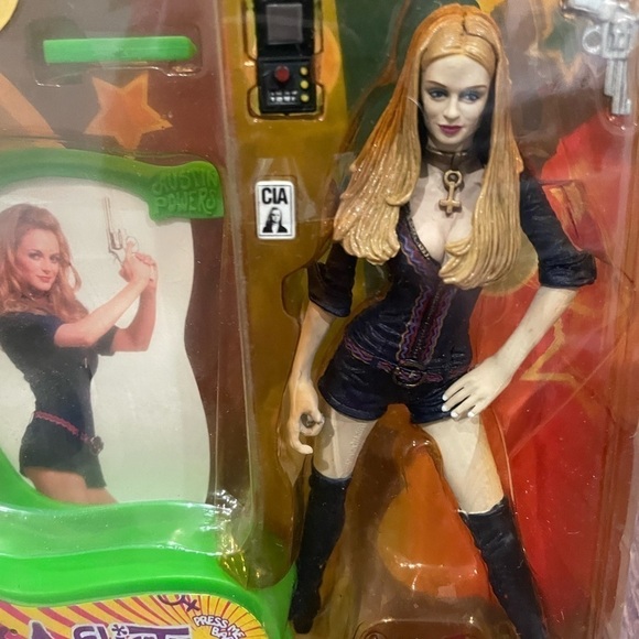 Austin Powes Felicity ShagWell - Picture 3 of 5